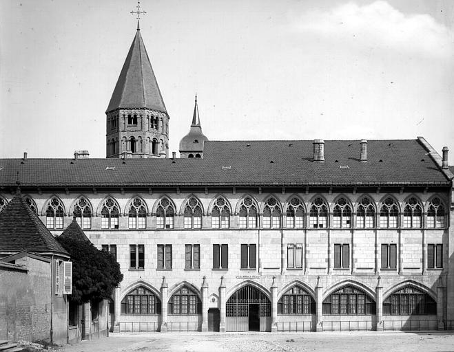 Extérieur, façade dite du Pape Gélase