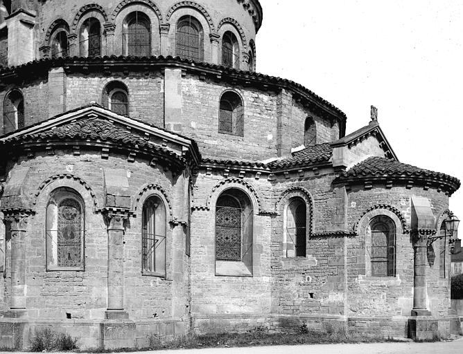 Extérieur, abside au sud-est, chapelles rayonnantes