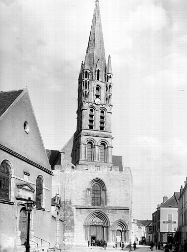 Extérieur, façade ouest, clocher