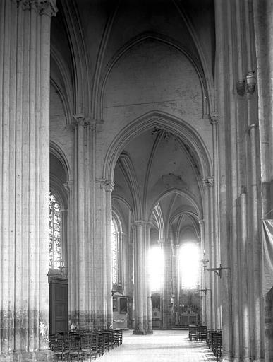 Intérieur, croisillon nord, double collatéral nord du choeur, à partir de la pile nord-ouest de la croisée