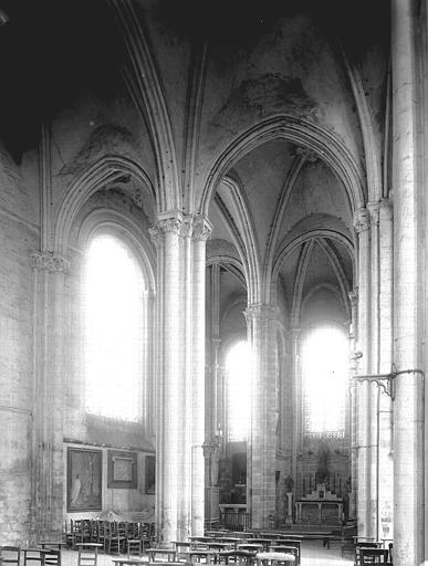 Intérieur, double collatéral nord du choeur vers l'est