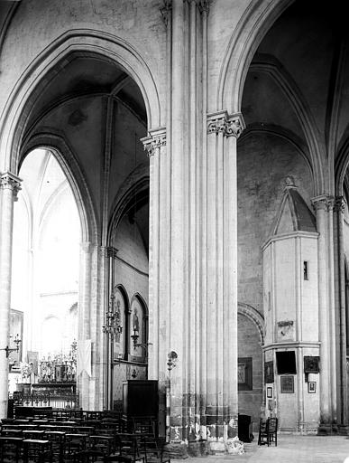 Intérieur, grandes arcades est du croisillon sud