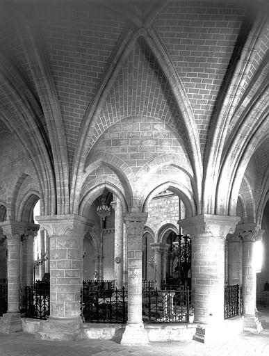 Intérieur, déambulatoire, partie sud-est, piles du choeur