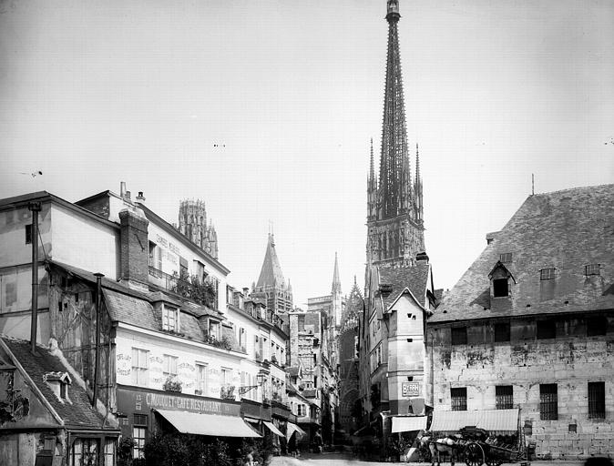 Le vieux quartier de la cathédrale vu de la Fierté Saint-Romain