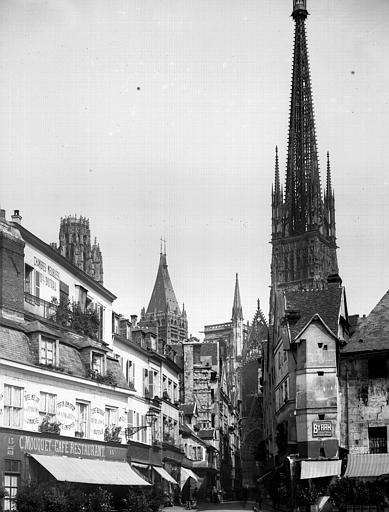 Le vieux quartier de la cathédrale vu de la Fierté Saint-Romain