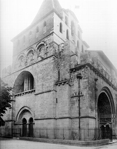 Extérieur, angle sud-ouest