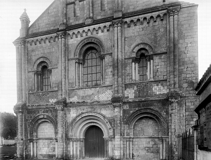 Extérieur, façade ouest