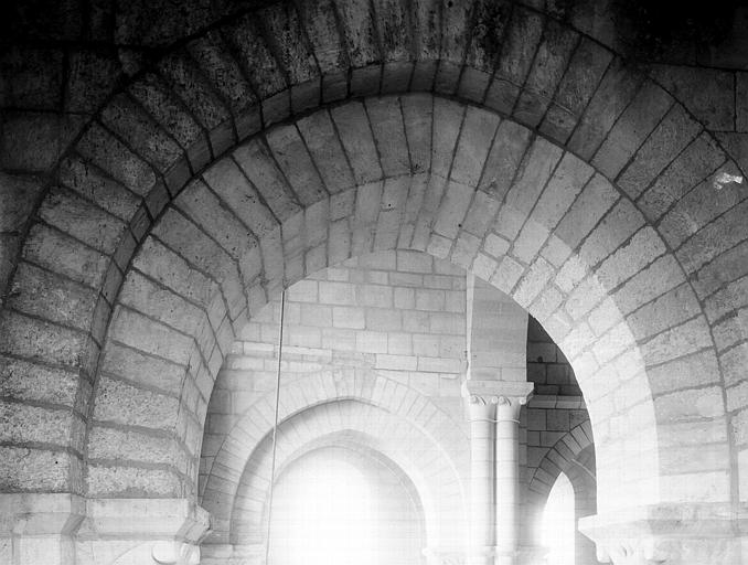 Intérieur, arcade du transept