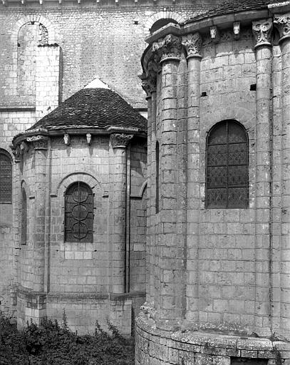 Extérieur, abside : chapelle rayonnante sud, absidiole du croisillon sud