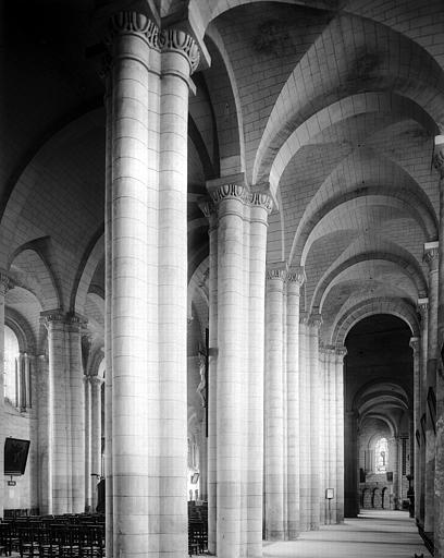 Intérieur, collatéral sud vers l'est