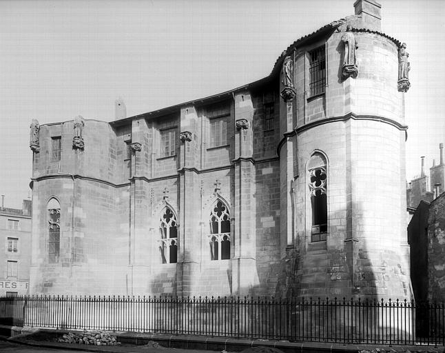 Tour Maubergeon : façade sur la rue des Cordeliers