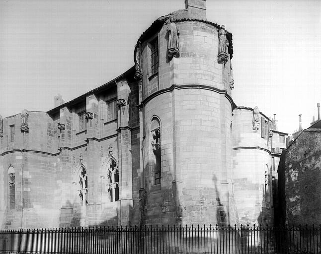 Tour Maubergeon : façade sur la rue des Cordeliers