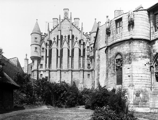 Tour Maubergeon : pignon