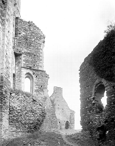 Ruines : restes de façades