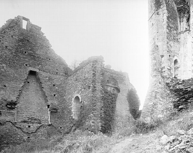 Ruines : restes de façades