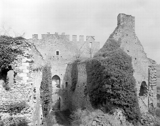 Ruines : restes de façades