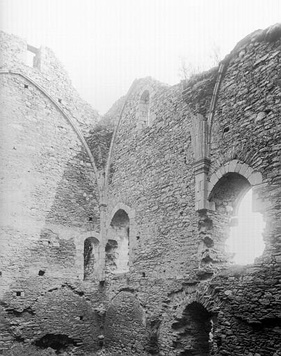 Ruines : restes de façades