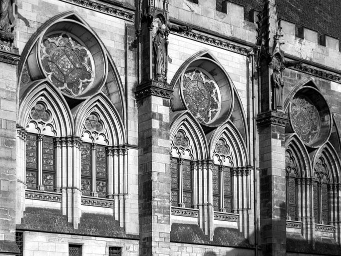 Extérieur, partie centrale de la façade ouest