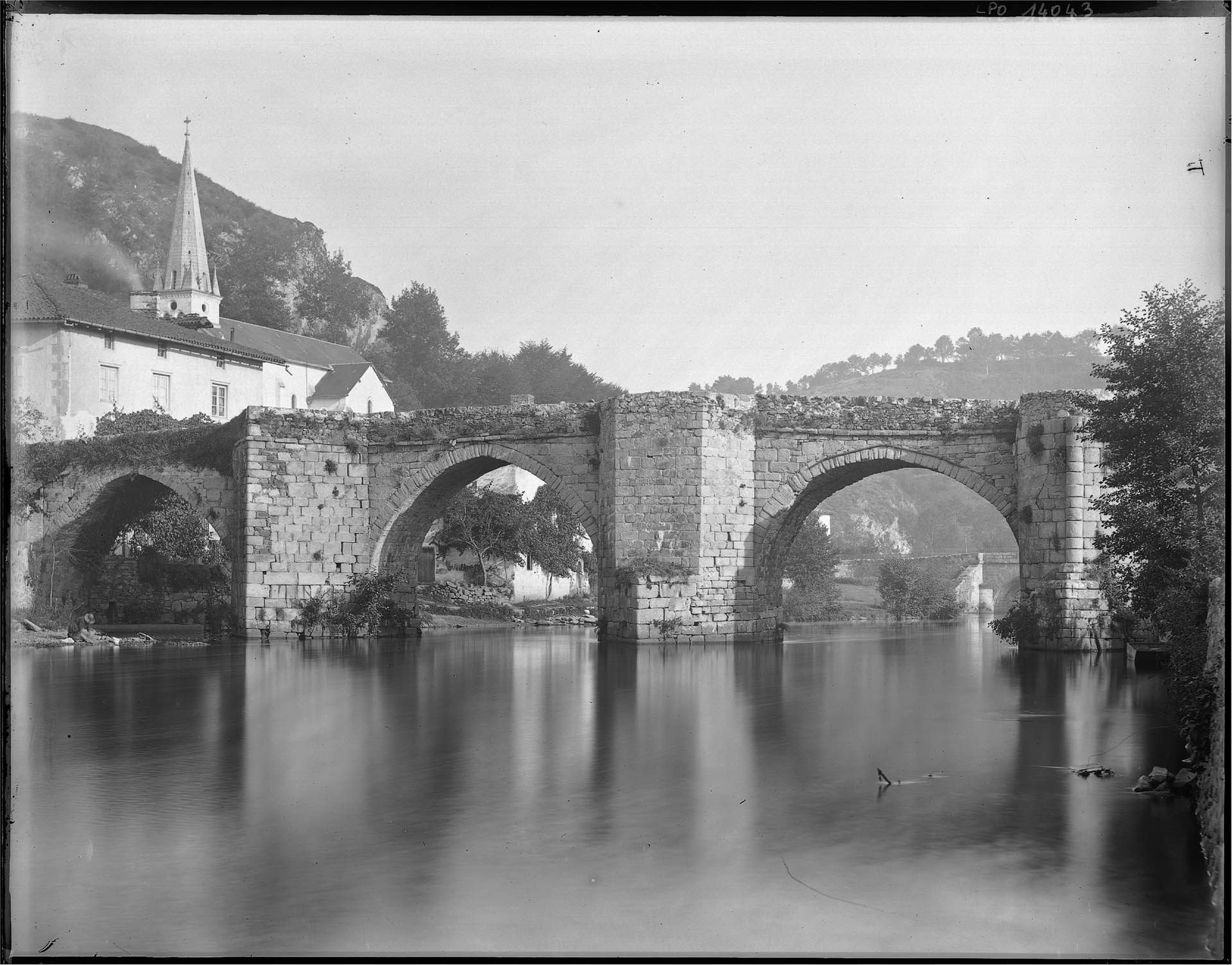 Le pont et l’église