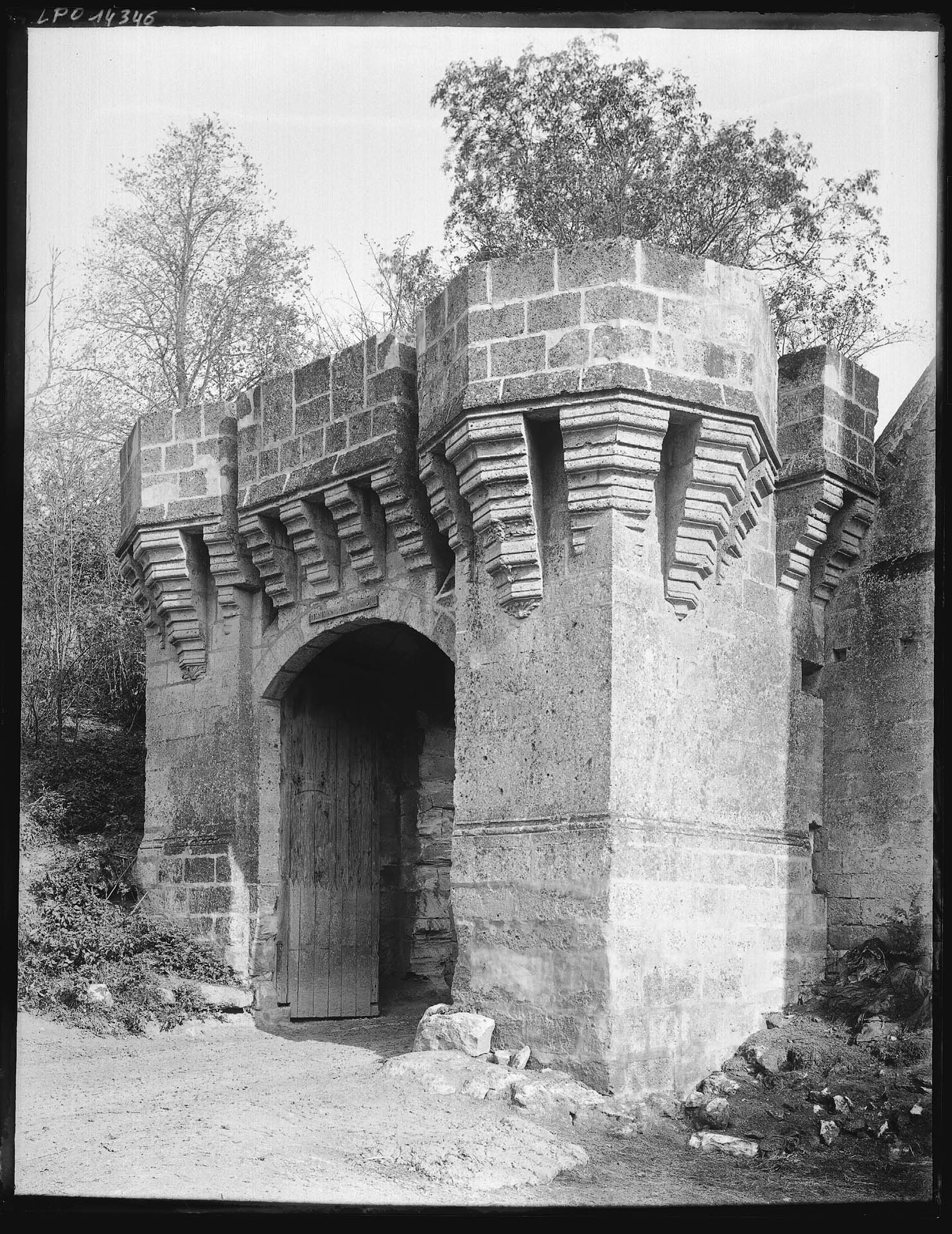 Porte fortifiée