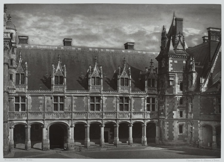 Aile dite de Louis XII. Façade sur la cour d'honneur. Vue d'ensemble