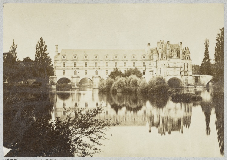 Façade sur le Cher, du côté de la chapelle