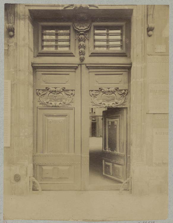 Portail de la façade sur rue