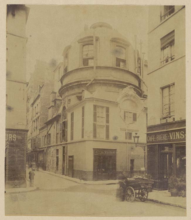 Vue du dôme depuis la rue