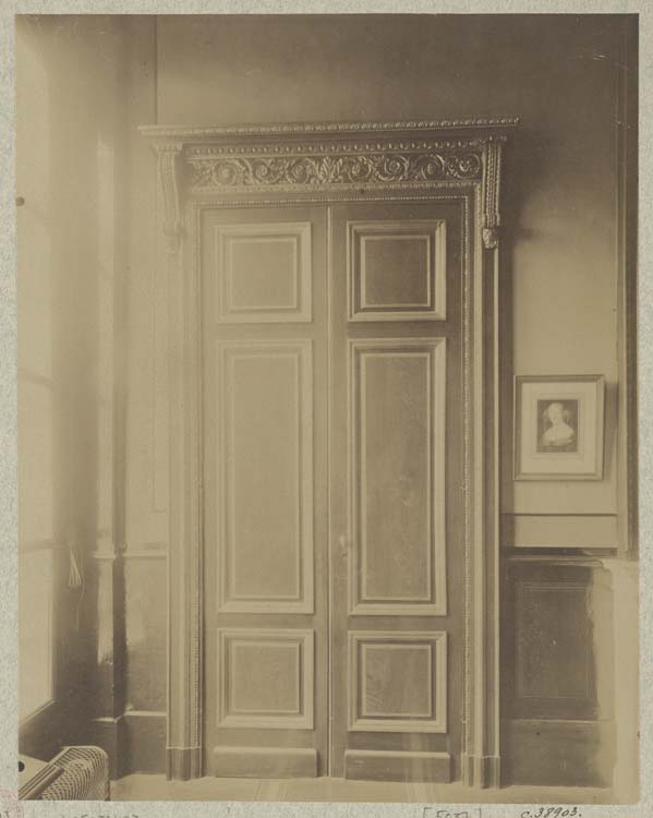 Intérieur, porte