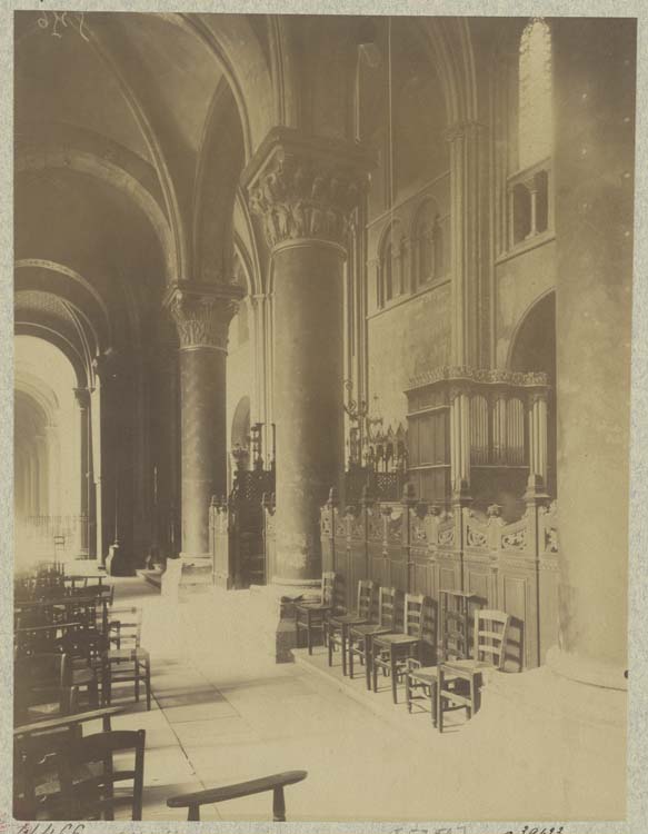 Intérieur, bas-côté