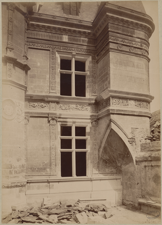 Façade : détail des fenêtres