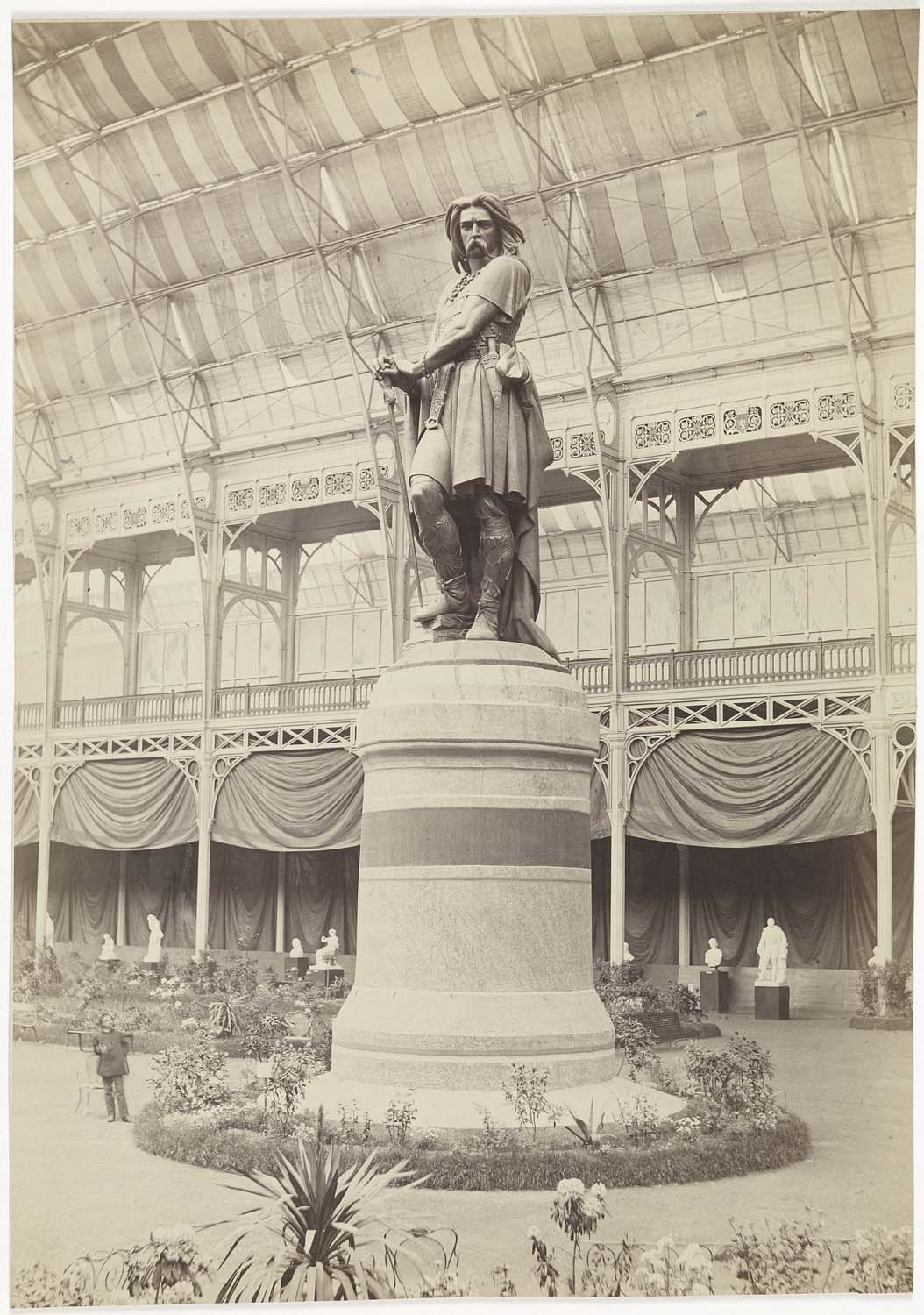 Statue de Vercingétorix par Aimé Millet exposée au Palais de l’Industrie lors du Salon de 1865