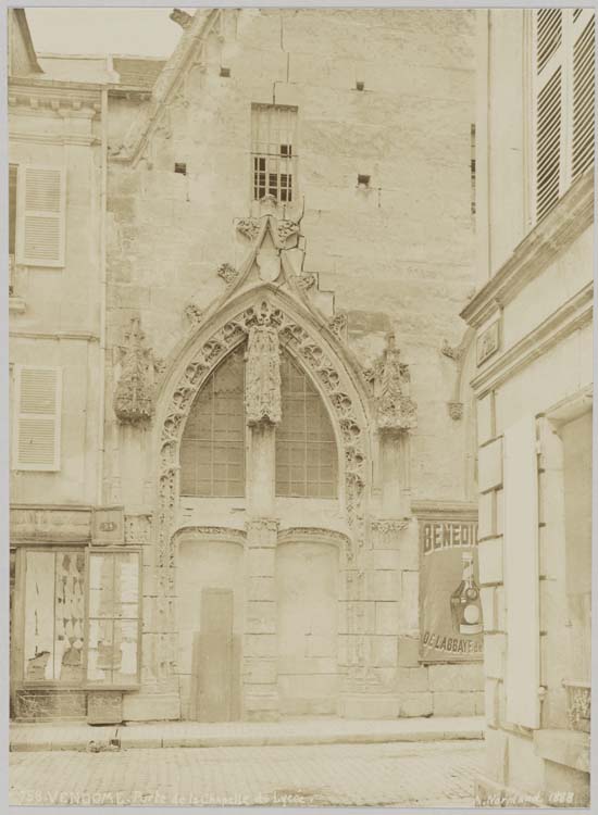 Porte de la chapelle