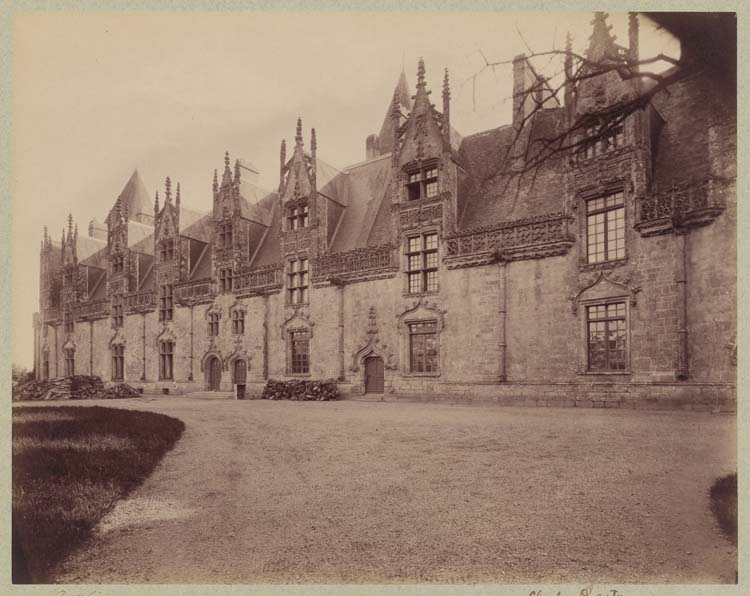 Façade sur la parc : vue d'ensemble