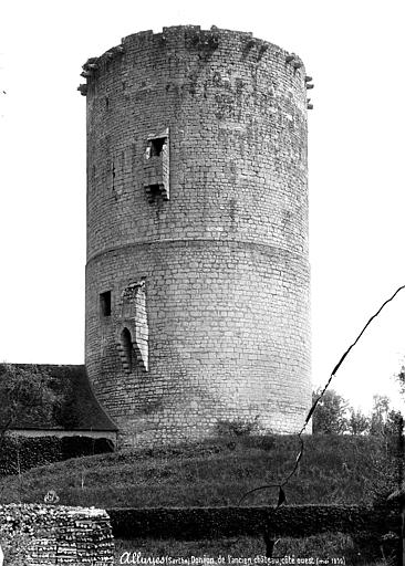 Donjon, côté ouest