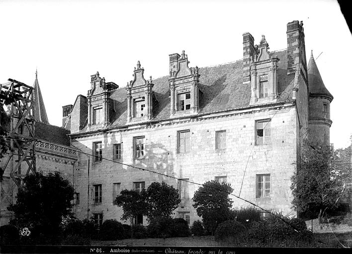 Aile Louis XII : façade sur la cour côté ouest