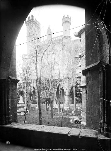 Cloître attenant à l'église, galeries