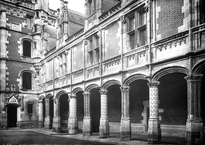 Façade Louis XII, sur la cour