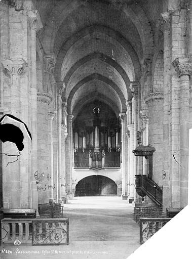 Intérieur : nef, vue du choeur