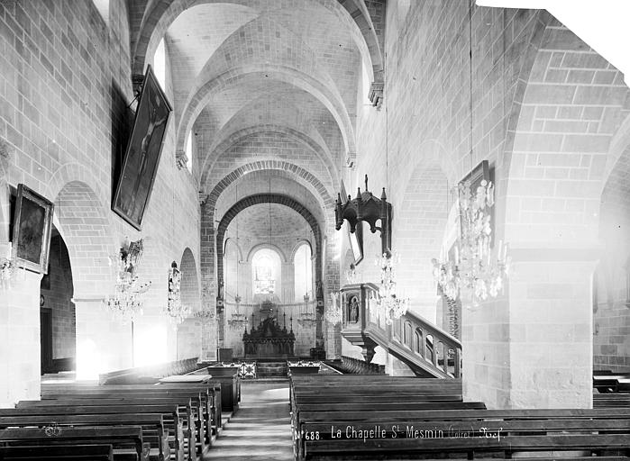 Intérieur : nef, vue de l'entrée