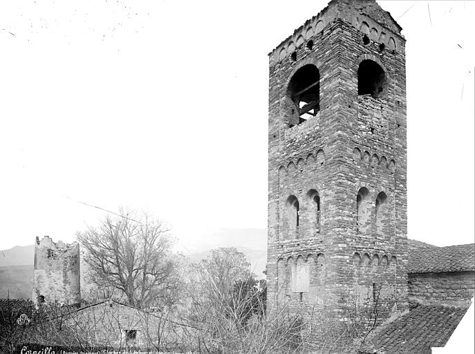 Clocher de l'église et donjon du château