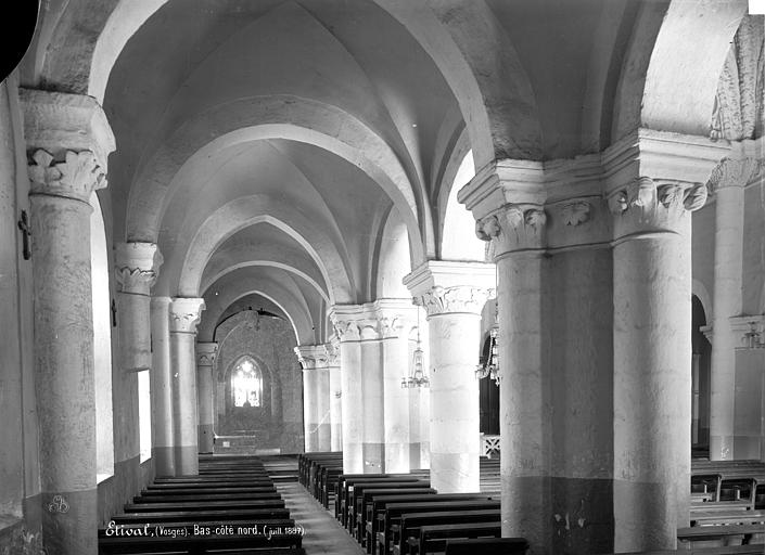 Eglise : Vue intérieure du bas-côté nord, vers l'est