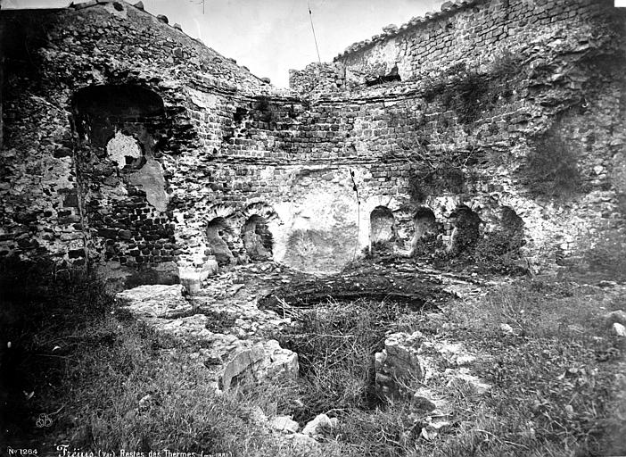 Vue intérieure d'une salle