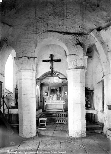 Vue intérieure de la nef, vers le choeur