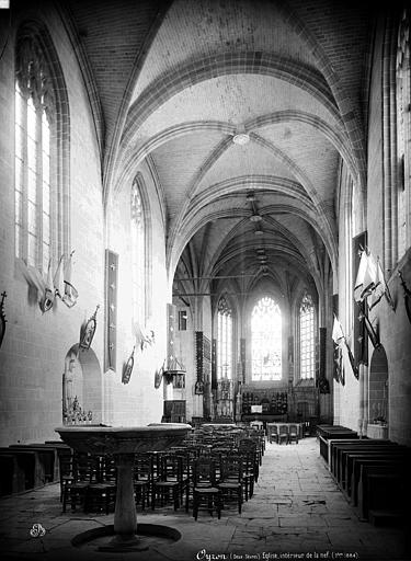 Vue intérieure de la nef, vers le choeur