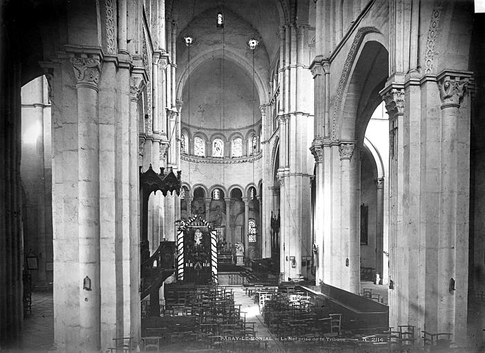 Vue intérieure de la nef, vers le choeur