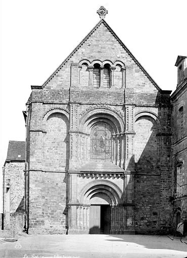 Eglise : façade ouest