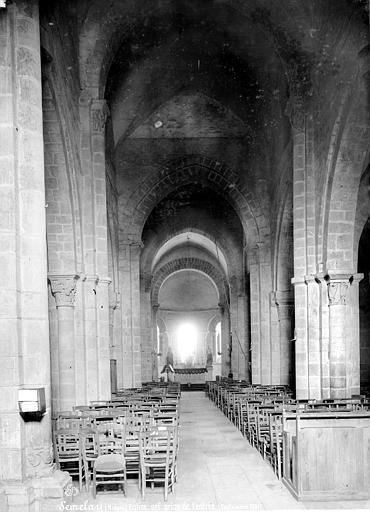 Vue intérieure de la nef, vers le choeur