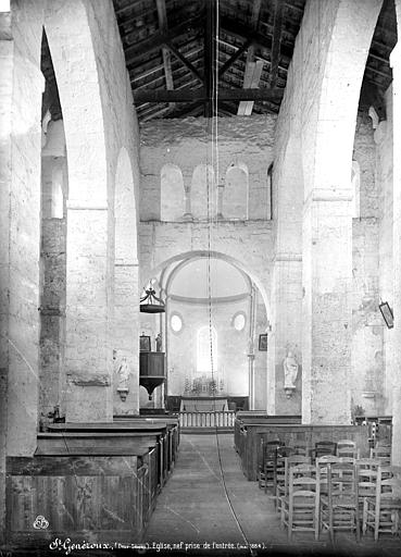 Vue intérieure de la nef, vers le choeur