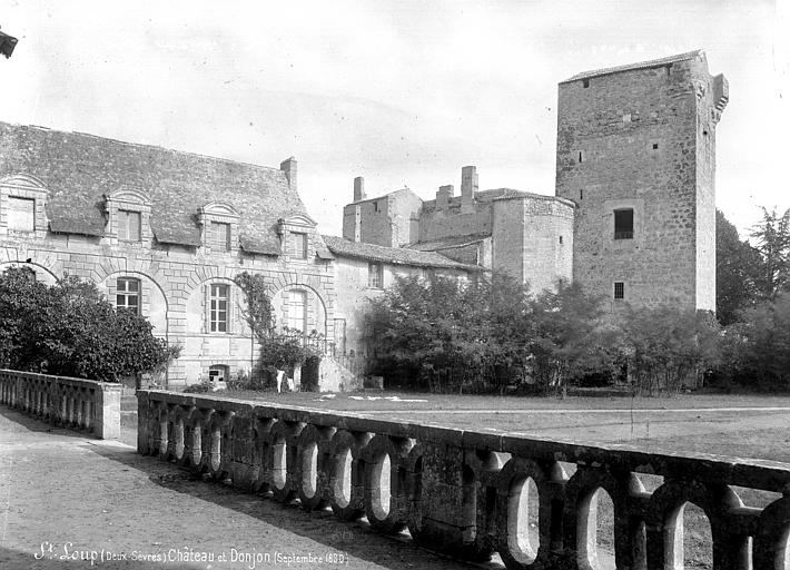 Façade et donjon, côté jardin